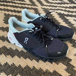 ON Swiss running shoes 8.5 - worn bottoms